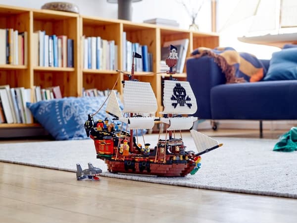 LEGO CREATOR 3 i 1 31109 PIRATSKIB BÅD