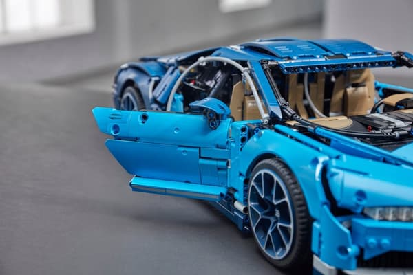 LEGO TECHNIC 42083 BUGATTI CHIRON -myymälä Varsova!