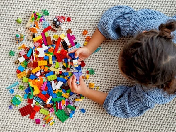 LEGO CLASSIC 11013 LÄPINÄKYVÄT LUOVAT PALAT