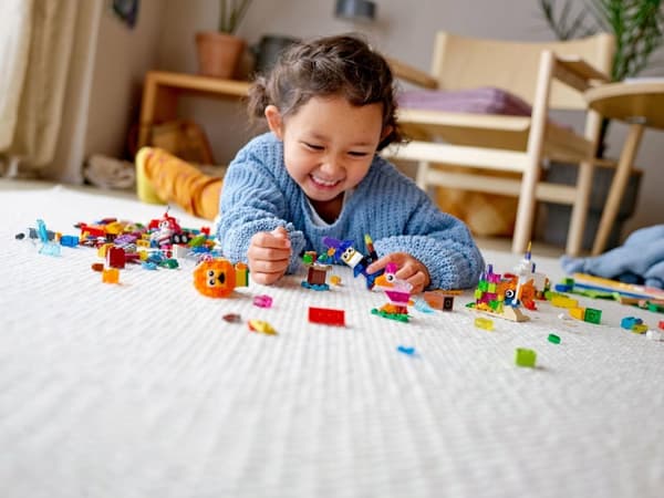 LEGO CLASSIC 11013 LÄPINÄKYVÄT LUOVAT PALAT