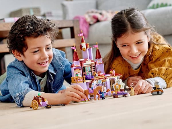 LEGO DISNEY 43196 BELLAN LINNA Kaunotar ja hirviö
