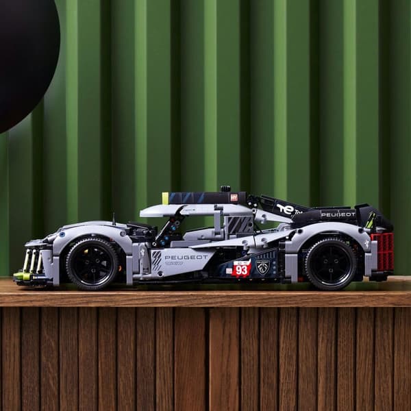 LEGO Technic PEUGEOT 9X8 24H Le Mans Hybrid 42156
