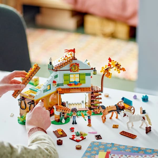 LEGO Friends 41745 Efterårsstald Hestehus