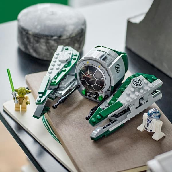 Lego STAR WARS 75360 Yodas Jedi Starfighter Yoda
