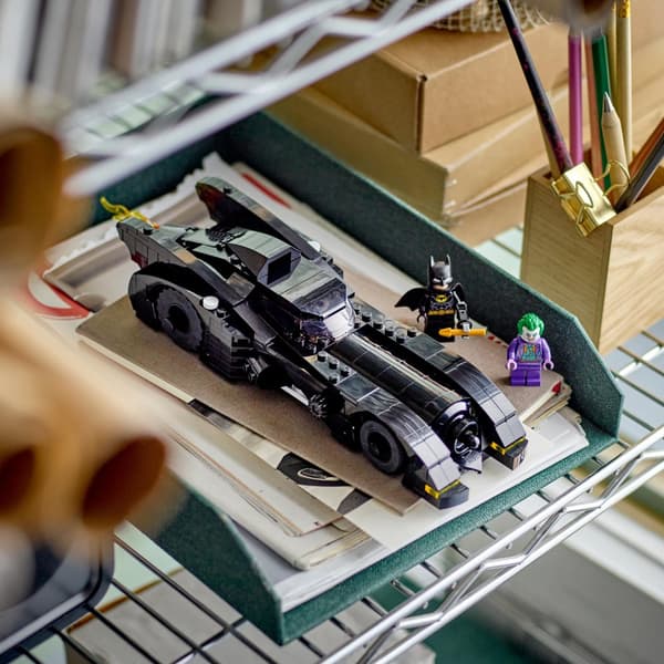 LEGO Super Heroes 76224 Batman vs. Joker Jagten