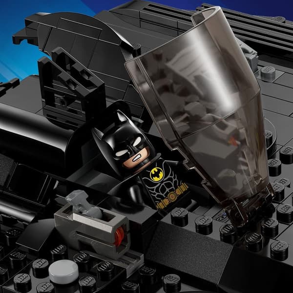 LEGO Super Heroes 76265 Batwing Batman vs. Joke