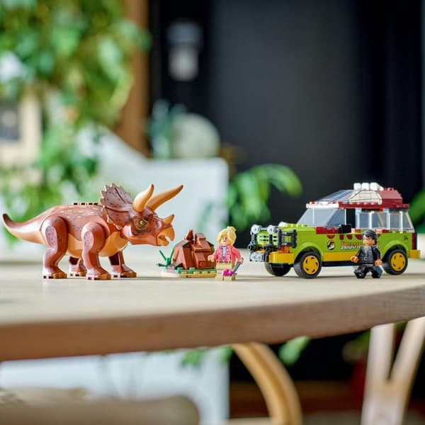 LEGO 76959 Jurassic World Triceratopsforskning
