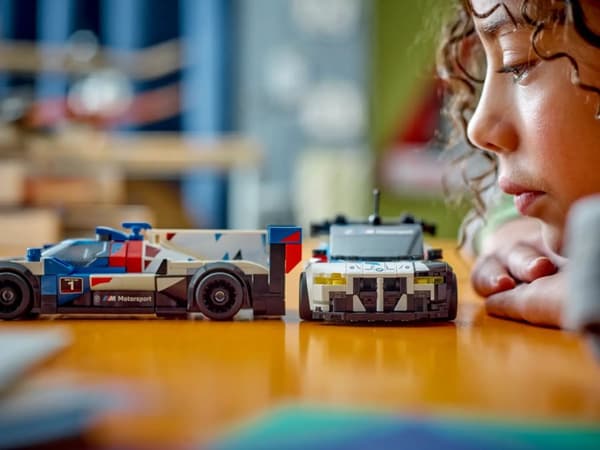 LEGO SPEED CHAMPIONS 76922 BMW M4 GT3 ja BMW M Hybrid V8
