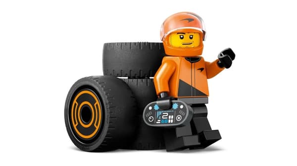 LEGO CITY 60442 F1-förare med McLaren-racerbil