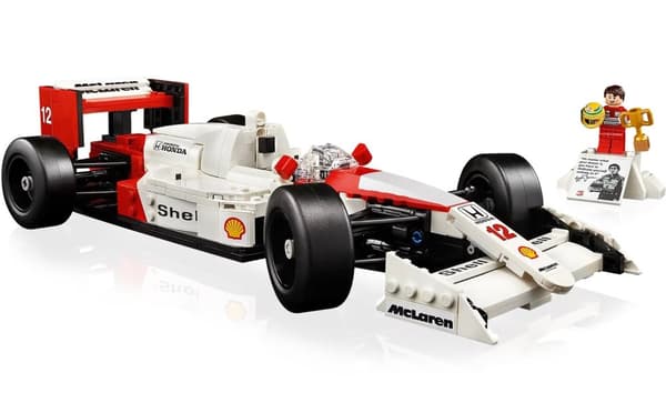 LEGO ICONS 10330 McLaren MP4/4 och Ayrton Senna