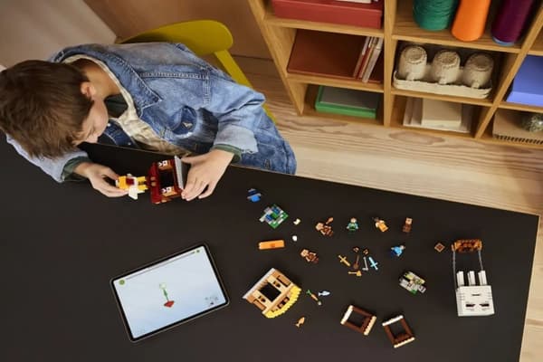 LEGO MINECRAFT 21273 Kummitusilmapallokylän hyökkäys