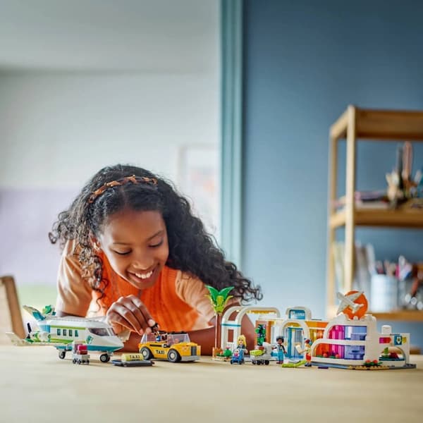 LEGO FRIENDS 42656 Heartlake City Lufthavn og Flyvemaskine
