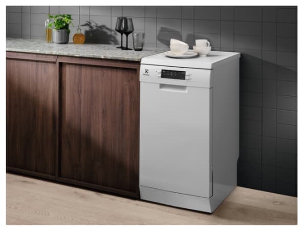 Electrolux ESS42220SW, Frittstående, Slimline (45 cm), Hvit, Hvit, Knapper, LED