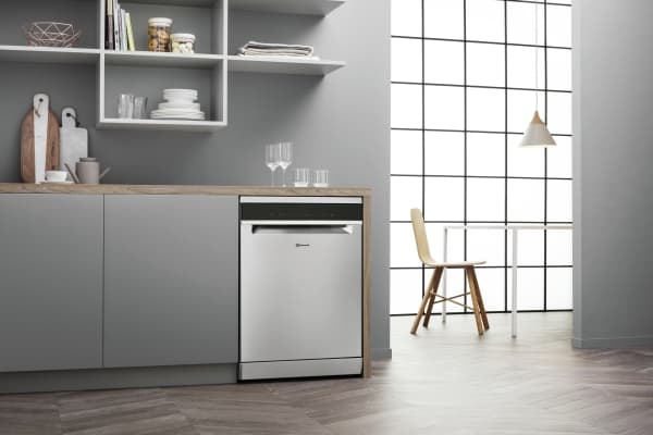 Bauknecht BFP 5O41 PLT X, Vapaasti seisova, Kokonaiskoko (60 cm), Hopea, 1,3 m, Laatikko, Ruostumaton teräs