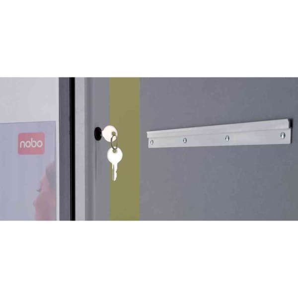 Vitrine - NOBO - 9 x A4 - Magnetisk yta - Aluminiumram - Säkerhetsglas
