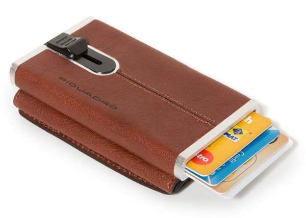 PIQUADRO Kreditkortfodral brun för män - Black Square Compact Wallet Slider RFID Cuoio 79458