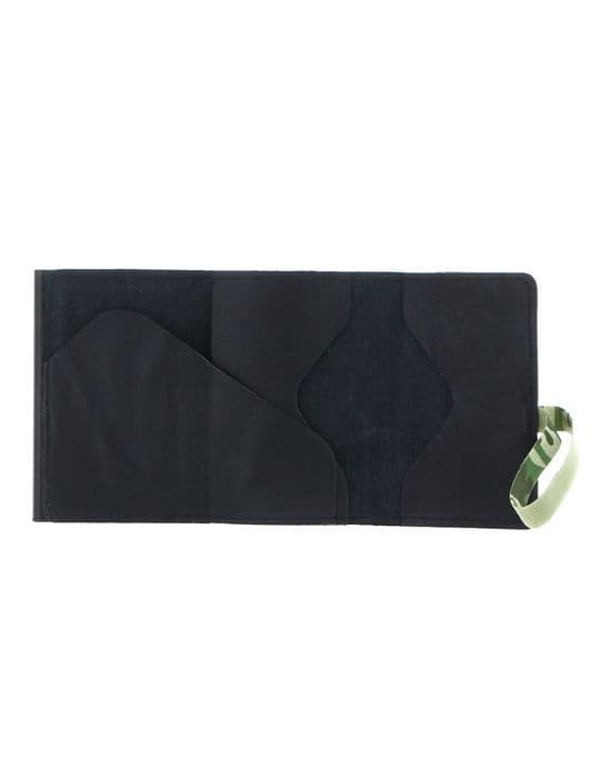 TRU VIRTU Hålare för kort svart grön för män - Click &amp; Slide Strap Cross Wallet Nappa Svart Kamouflage / Svart 114347