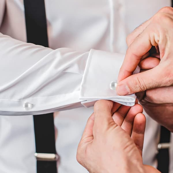 INF Hvide ovale perleknapper med guldbund (50 dele)