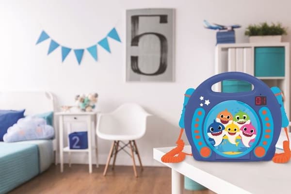 Bärbar CD-spelare med 2 Baby Shark-mikrofoner