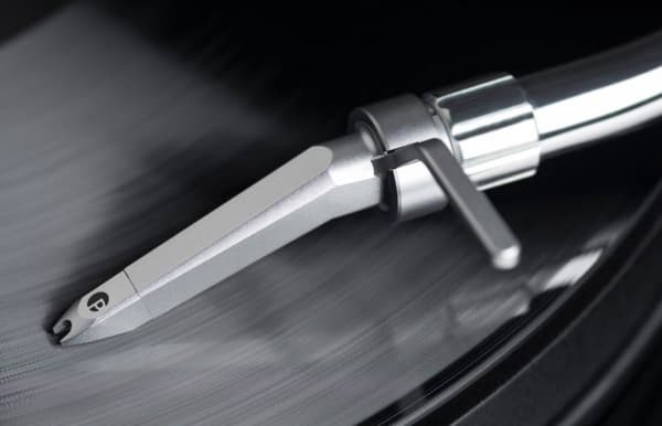 Pro-Ject Pick It S2 C Pro-Ject MM pickup med SME-fäste och dynamiskt ljud