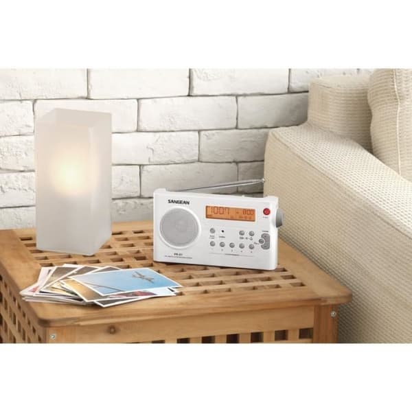 Sangean PR-D7 Bärbar Radio - Vit - AM/FM Digital Tuner - 10 programmerbara stationer - Autosökning