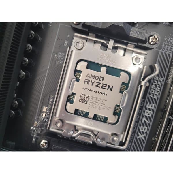 AMD Ryzen 9 7900X