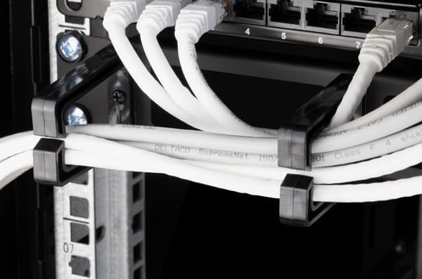 19" Cable panel, 1U, 5 brackets, cable management, black