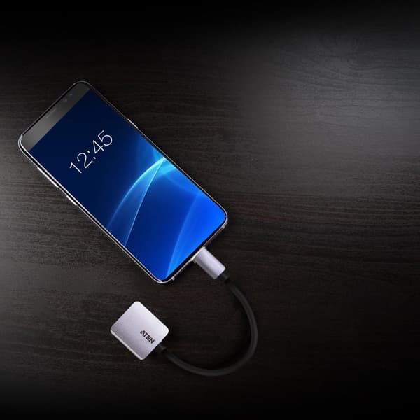 USB-C to VGA Adapter
