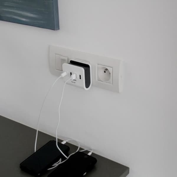 Nätladdare - CHACON - 40030 - 3 USB-A + 1 USB-C