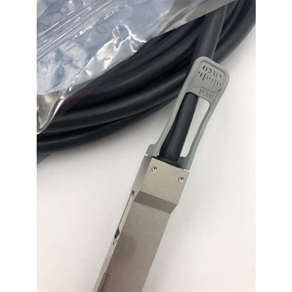 InfiniBand-kabel - CISCO - QSFP-100G-CU5M= - 5 m - 100 Gbit/s - Grå- USED