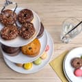 Miniatyrbild 6 av 7: Tårtställ i porslin med 3 våningar - serveringsställ för tårtor, muffins, frukt och mycket mer