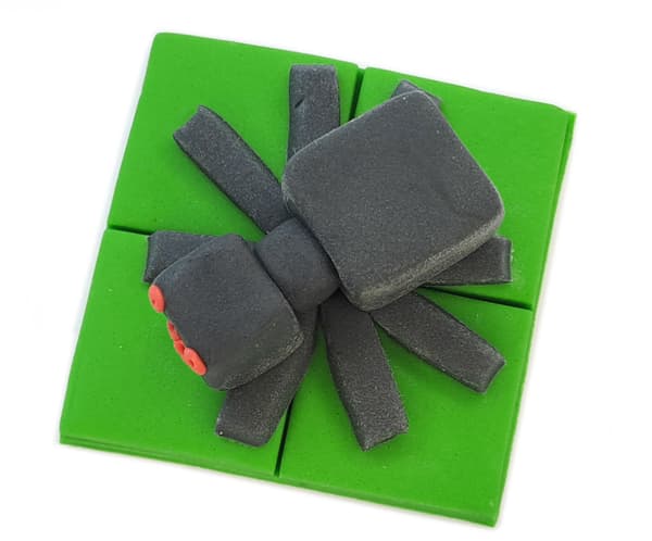 Sukkerkagefigur Edderkop som fra Minecraft