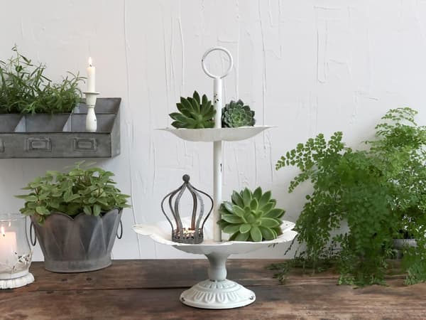 Våningsfat 2-vån m blommor vitt Chic Antique