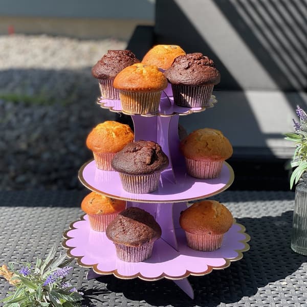Etagere av kartong med 3 nivåer 30 / 24,5 / 18,5 x 33 cm - kakställ i kartong, muffinsställ cupcakeställ att montera själv