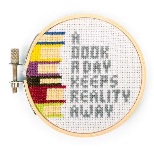 Kikkerland Bøger Mini Cross Stitch Embroidery - (GG271)