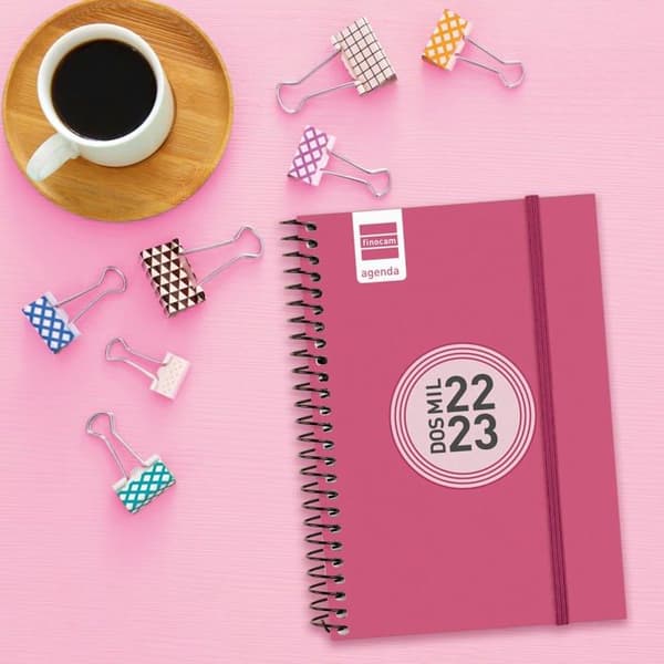 Finocam - 1 - Agenda 2022 2023 Espir Color Week Horisontell vy september 2022 - augusti 2023 (2 månader) Catalan Pink