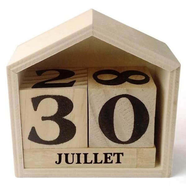 Evig kalender i tre husformet - 7,3 x 8 x 3,4 cm