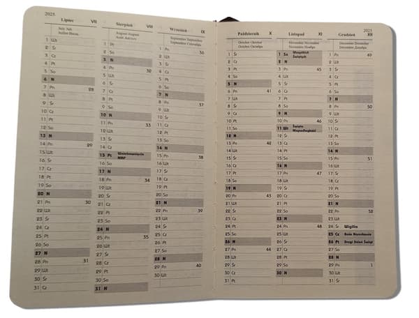 Röd A6-dagskalender med utbytbar insats, magnetlås 45B