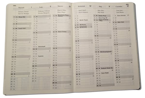 Blå A5 ugekalender med udskiftelig indsats, magnetlås 45B
