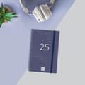Miniatyrbild 2 av 2: Agenda - FINOCAM - 2025 - Horisontell veckovy - Mjukt omslag - Spanskblå