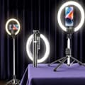 Miniatyrbild 1 av 10: LED-ringlampa med stativ och fjärrkontroll