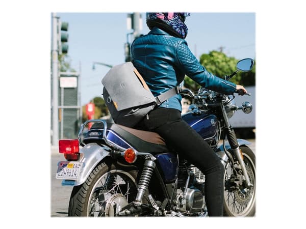 Peak Design Everyday Messenger V2 - Axelremsväska för kamera med objektiv och surfplatta/bärbar dator - 400D nylonduk - ask - 13"