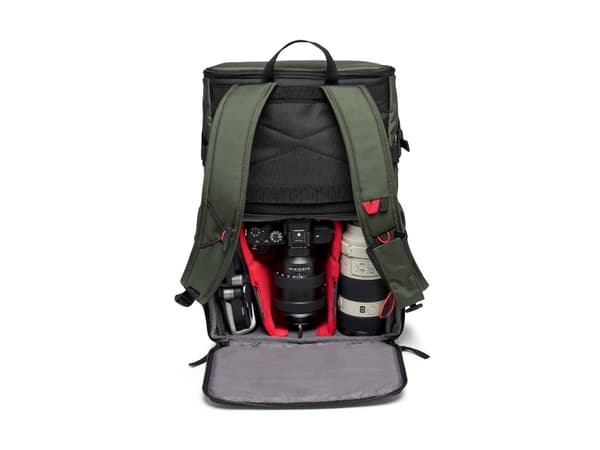 Manfrotto Street Slim - Ryggsekk for digitalbildekamera med linser / notebook / tripod - syntetisk tøy, high-density EVA foam - mørk grønn - contempo
