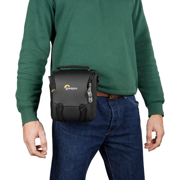 Lowepro Skuldertaske Adventura SH 120 III Sort