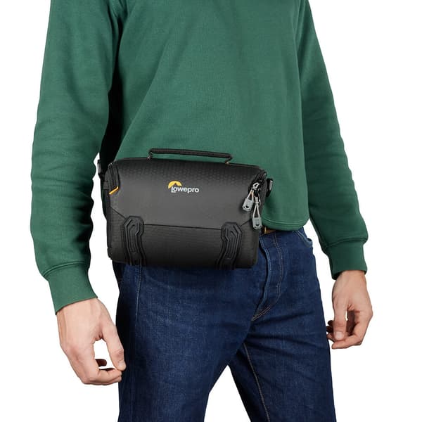 Lowepro Skuldertaske Adventura SH 140 III Sort