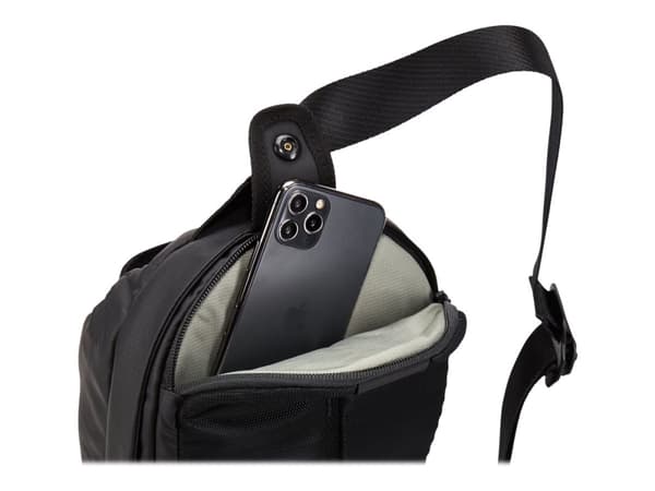 Thule Tact TACTSL08 - Skulderveske - 100% recycled 420D polyester with PU face coat - svart - 7"
