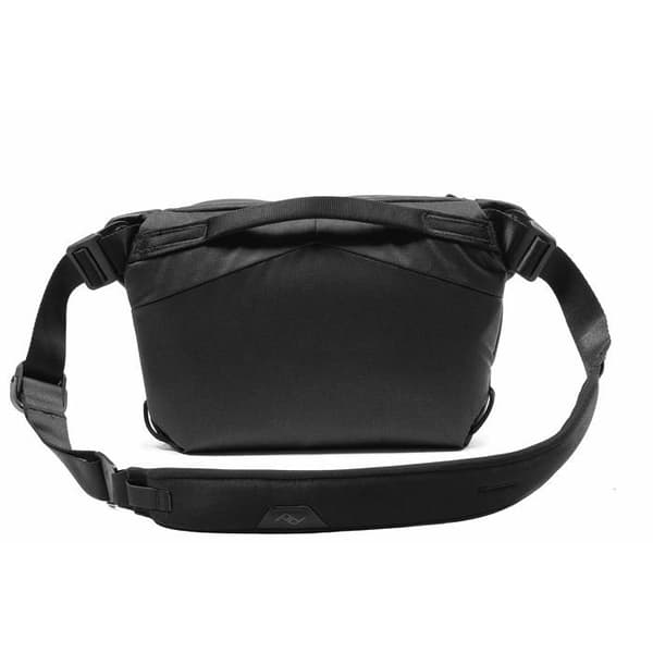 Axelväska - Peak Design - Everyday Sling 6L v2 - Svart - Fack för linser - Vattentålig