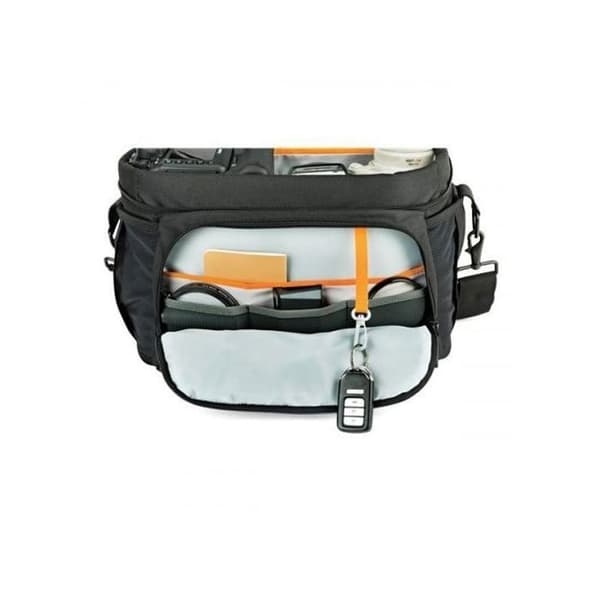 Axelväska - Lowepro - Nova 200 AW II - Svart - 1-2 spegelreflexkameror - 3-5 objektiv