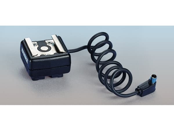 Kaiser - Adapter för blixtsynkronisering - PC-terminal hane till hot shoe hona - 30 cm