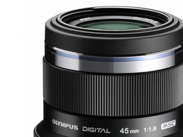 Olympus M.Zuiko Digital - Objektiv - 45 mm - f/1.8 - Micro Four Thirds - for OM-D E-M1, E-M10, EM-5, E-M5; PEN E-P5, E-PL10, E-PL1s, E-PL3, E-PL5, E-
